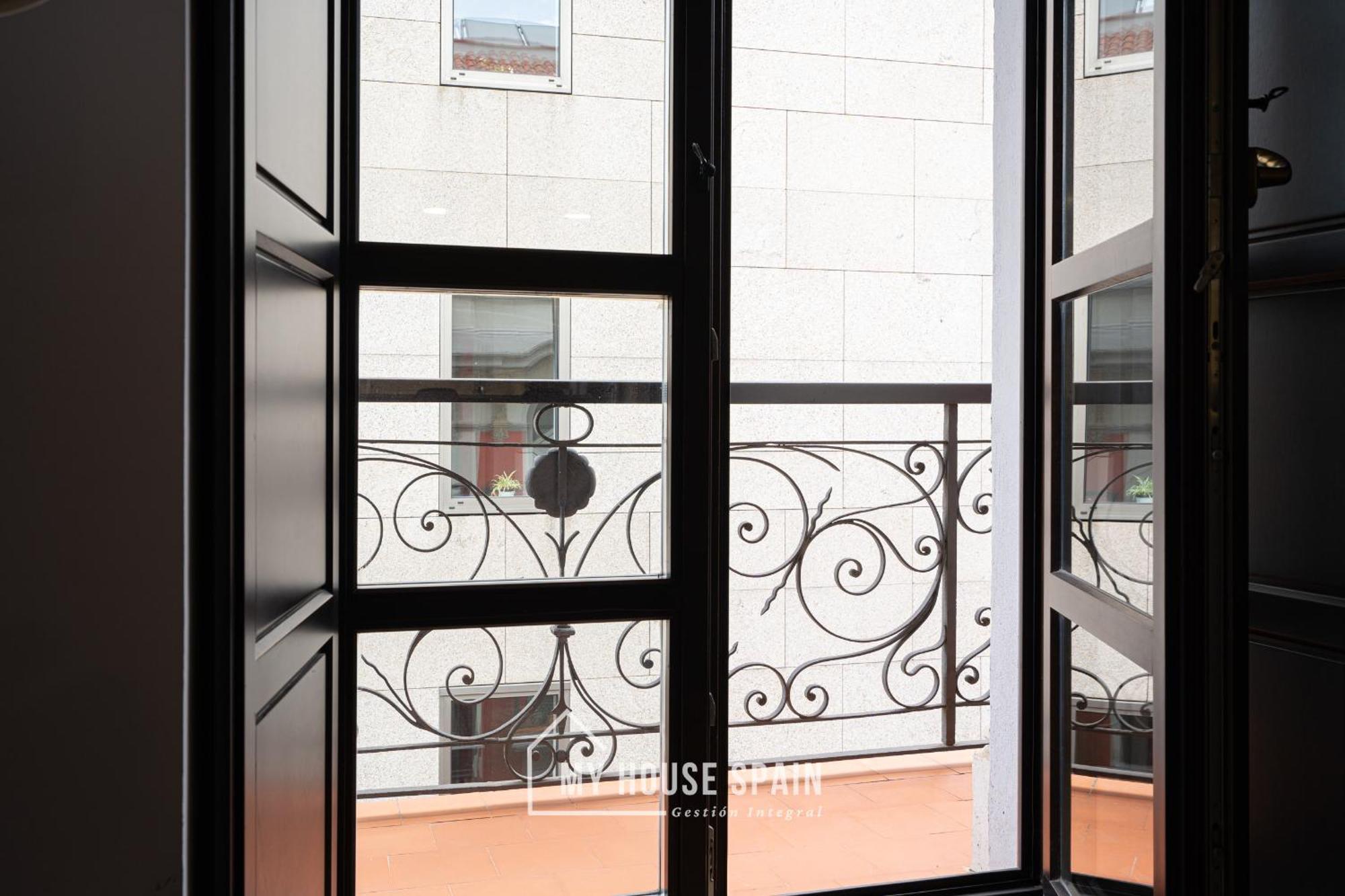 Myhousespain - Nuevo Apartamento En El Centro 기욘 외부 사진