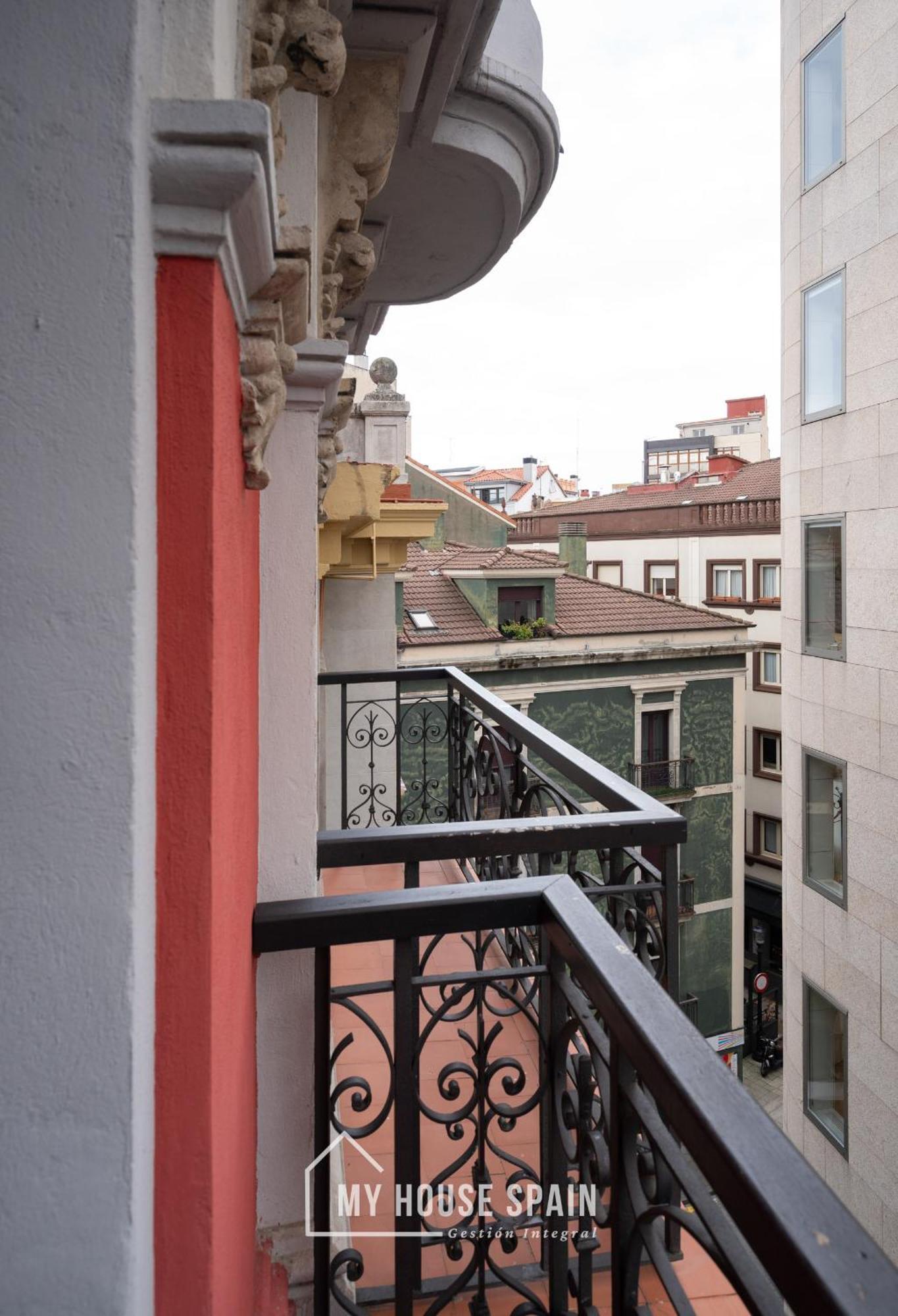 Myhousespain - Nuevo Apartamento En El Centro 기욘 외부 사진